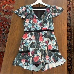 MinkPink floral short sleeve romper sz Small